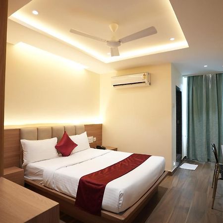 Hotel Sunrise Hospitality Vijayawāda Esterno foto